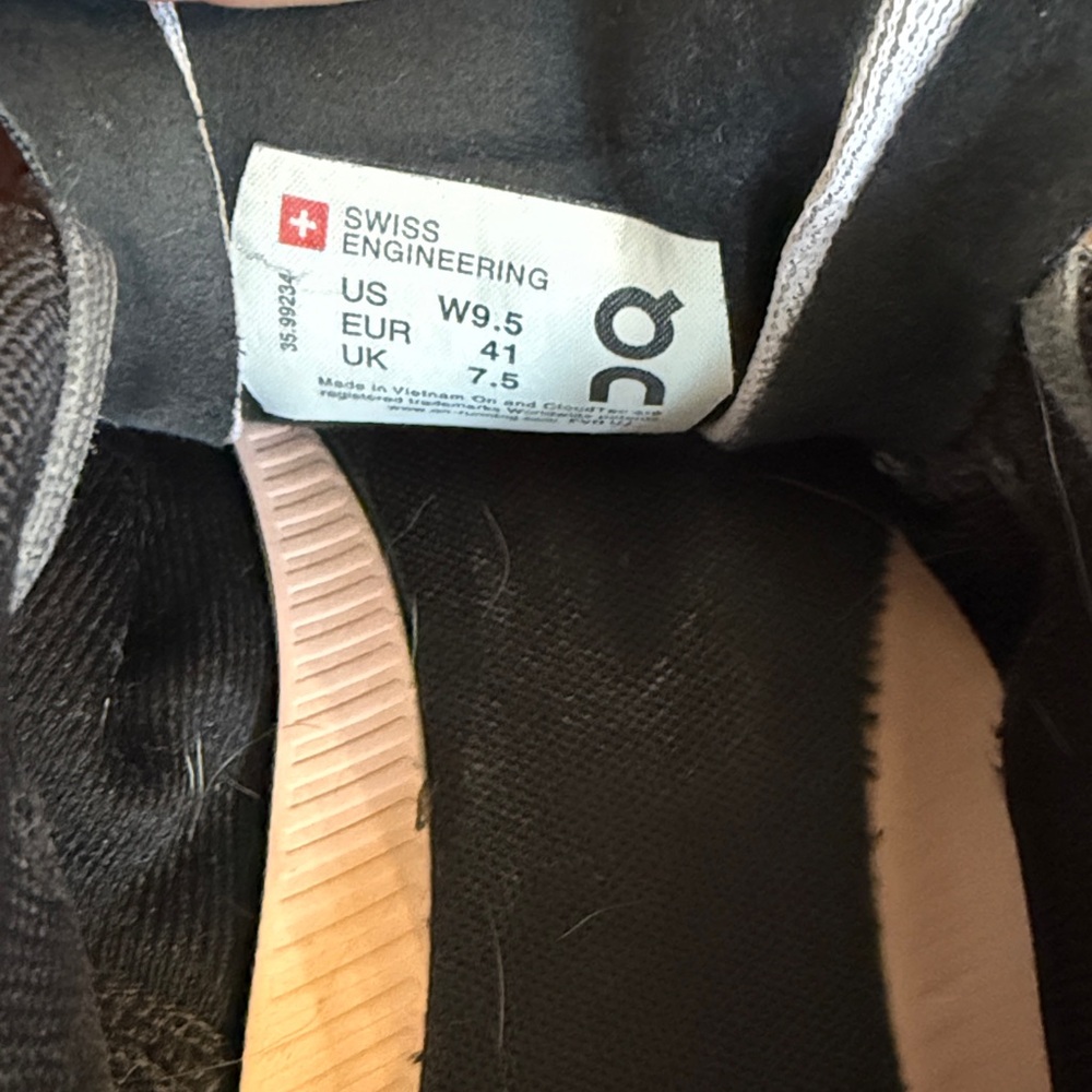 On Cloud Cloudflow Rock Rose Running Women's Black and Gray Shoes; size 9.5 - Picture 6 of 12